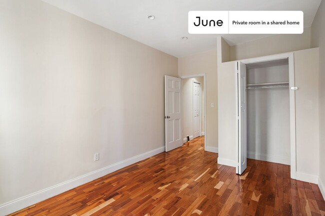 Building Photo - Private bedroom in 2 bed/1 bath Home