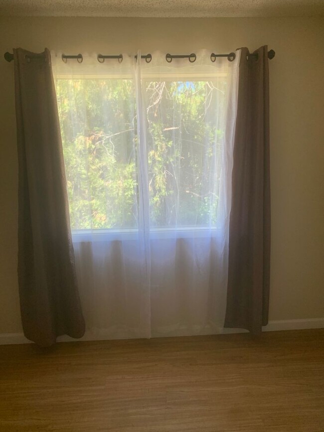 Foto del edificio - 2 bedroom / 1 bath Apartment For Rent