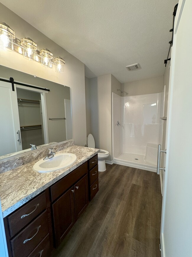 Building Photo - 1046 Kate Ave