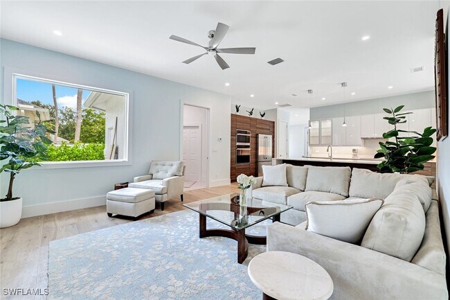 Foto del edificio - 2515 Royal Palm Ct