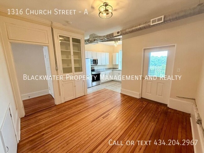Building Photo - 1316 Church St