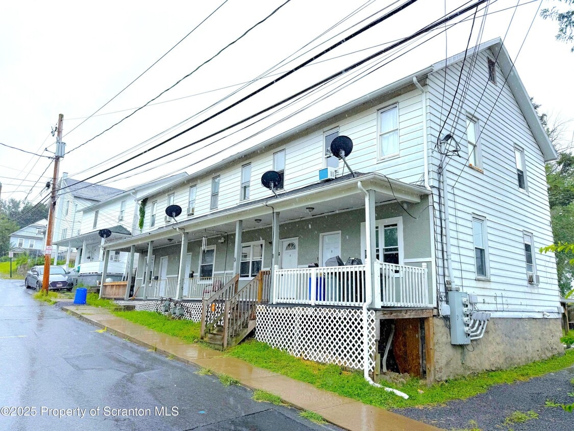 Primary Photo - 3 Miller St