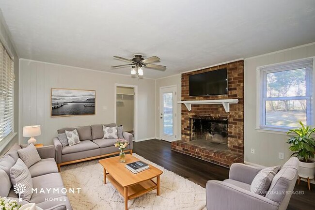 Building Photo - 4259 Woodland Dr