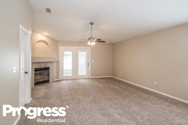 Foto del edificio - 573 Redberry Ln