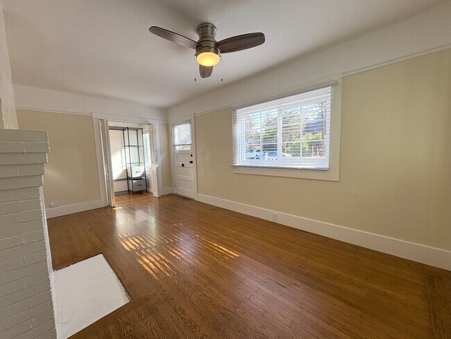 Building Photo - Cozy Cottage in Palo Alto