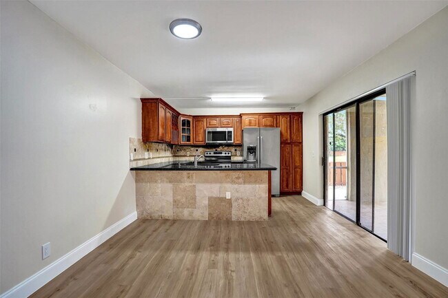 Foto del edificio - 4872 NW 95th Ave