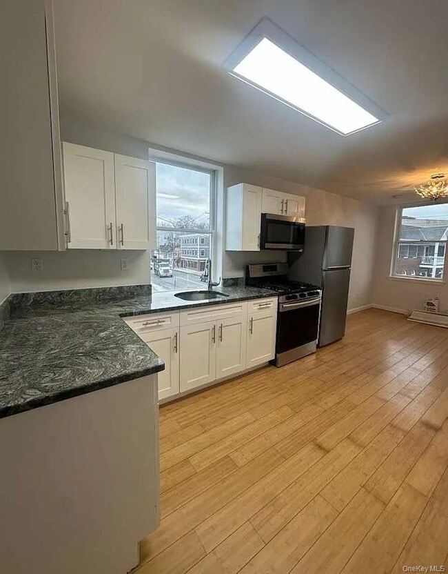 Building Photo - 51 Greenwich Ave