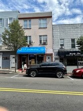 Building Photo - 1104 Summit Ave