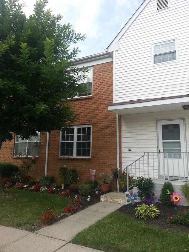 Primary Photo - 907 Woodchip Rd