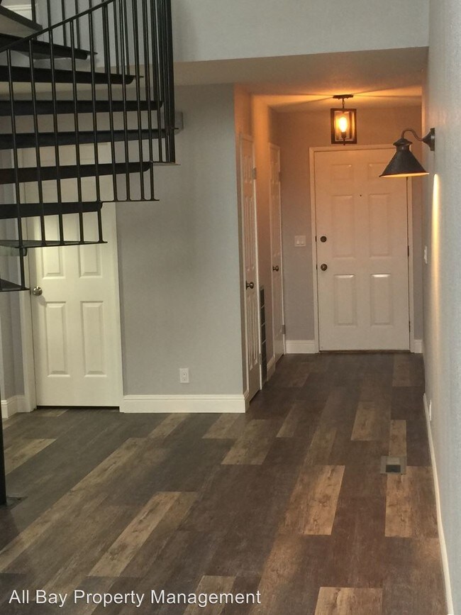 Building Photo - 3 br, 2.5 bath House - 20366 Waterford Place