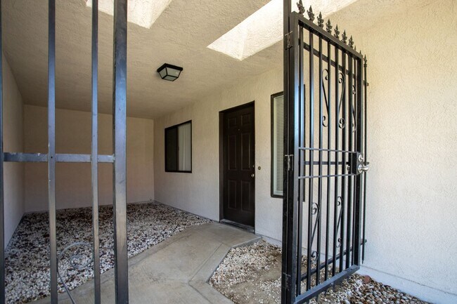 Building Photo - 78745 Avenue 42
