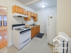 Building Photo - 5943 N Paulina St