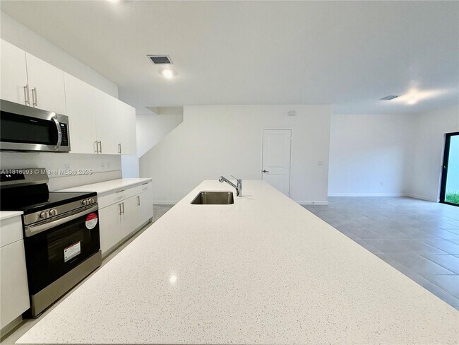 Foto del edificio - 5033 Oakmont Dr