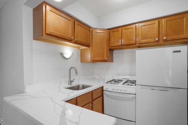 Foto del edificio - 6758 N Sheridan Rd