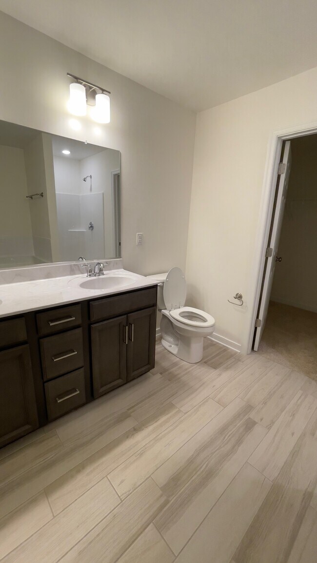 Foto del edificio - 4944 Bailey Woods Ln