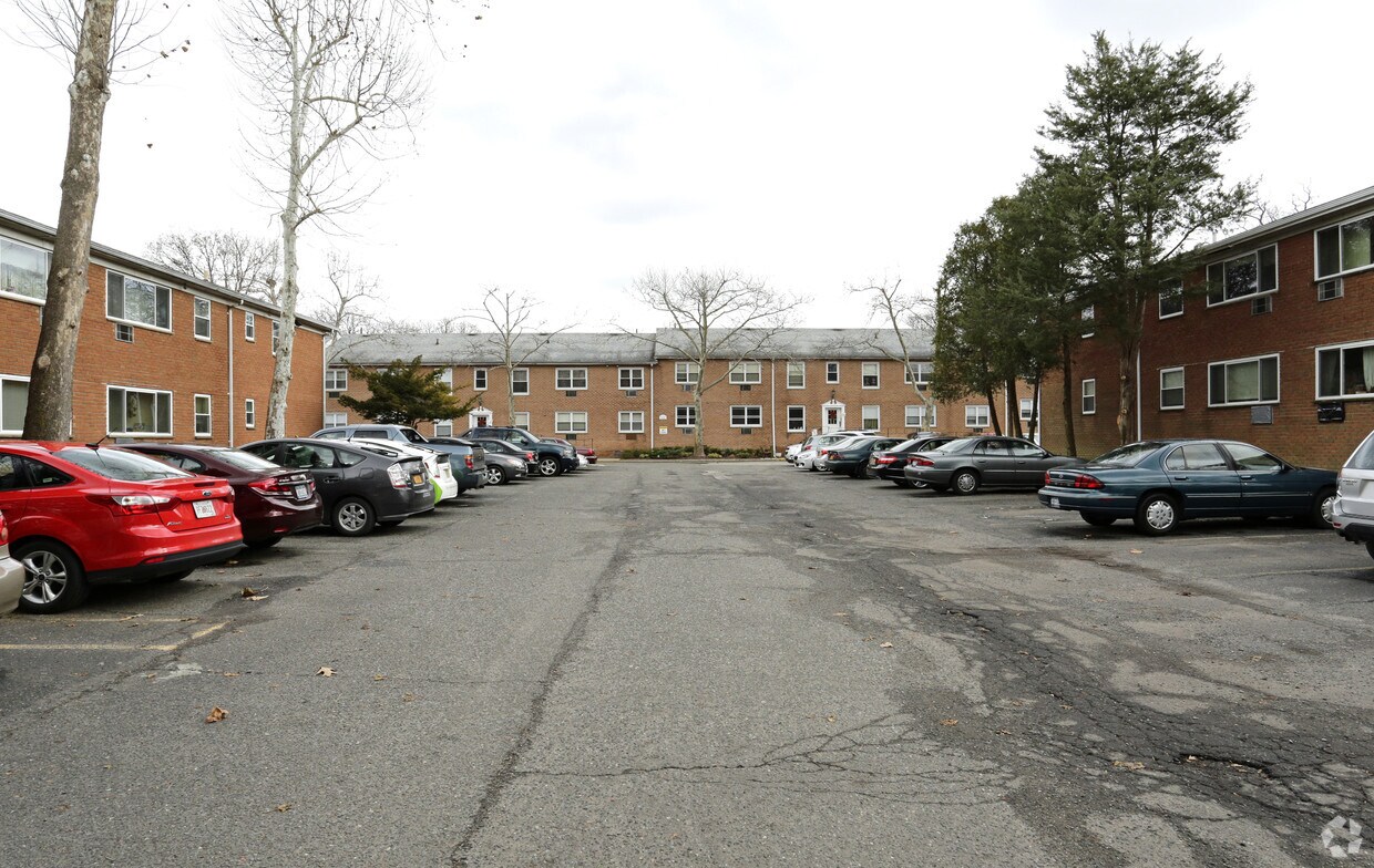 Foto del edificio - 50 Elias Pl