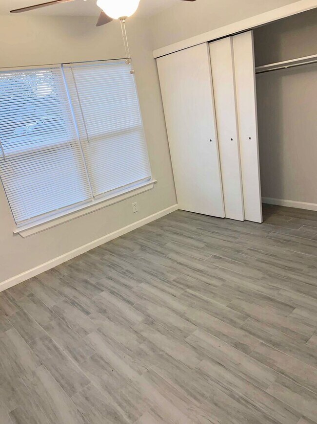 Building Photo - Beautifully remodeled single story 3 bedro...