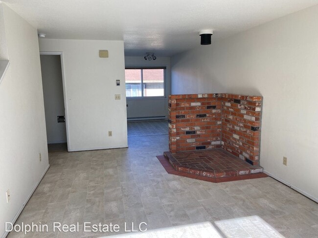 Building Photo - 2 br, 1.5 bath House - 912 SW 11th St. #4