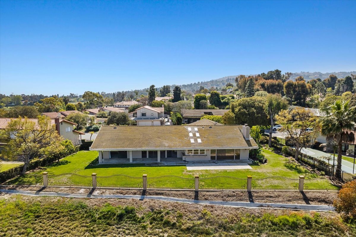 Nice large flat lot - 9 Club View Ln