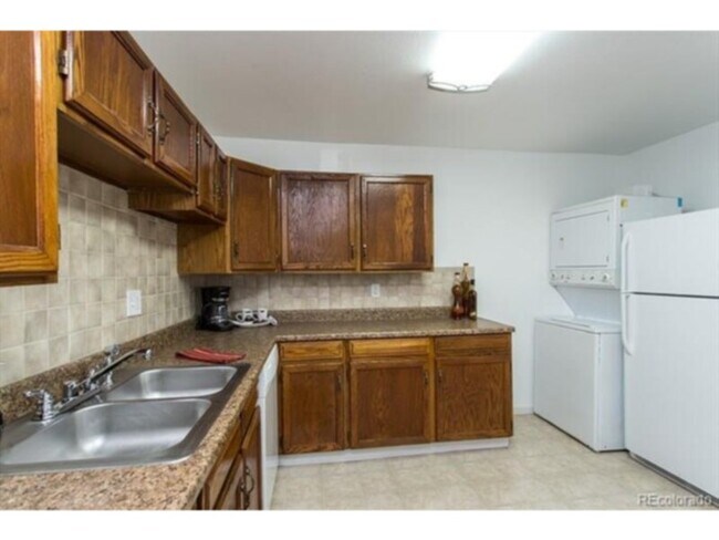 Foto del edificio - Charming 2-Bedroom Condo in Green Gables