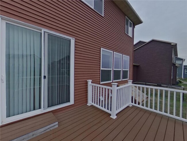 Foto del edificio - 1590 Edgebrook Ln