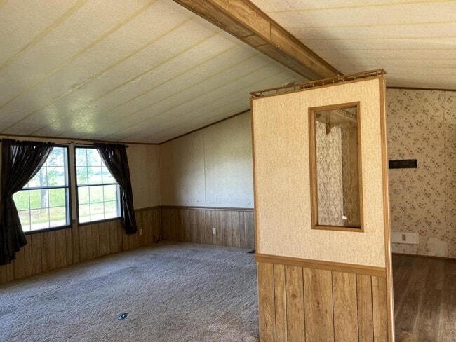 Building Photo - 470 Rentzel Rd