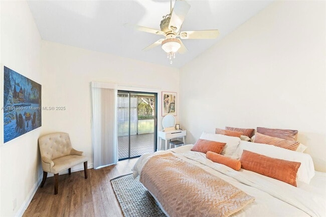 Foto del edificio - 9343 Chelsea Dr N