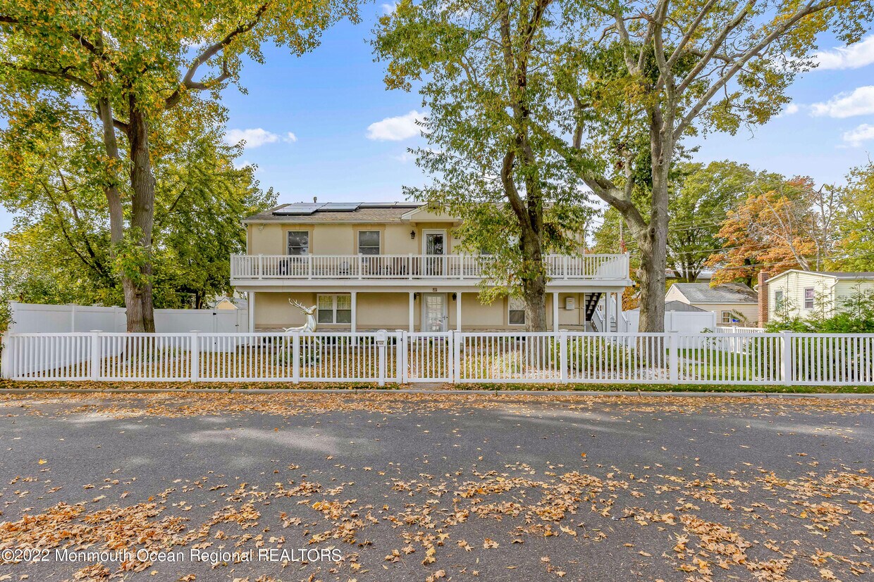 27 Gillette St, Keansburg, NJ 07734 House for Rent in Keansburg, NJ