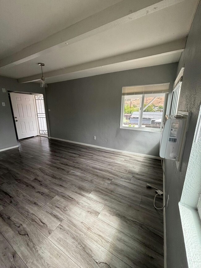 Foto del edificio - 3721 Byron St