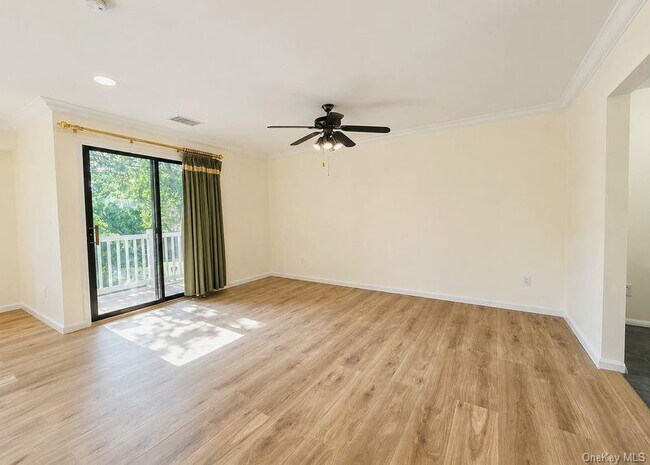 Foto del edificio - 79 Birchwood Rd