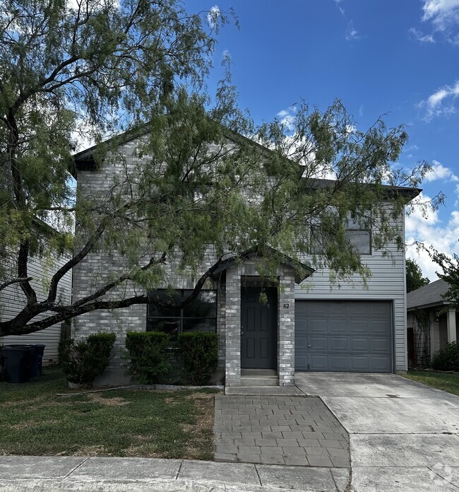 Building Photo - 82 McLennan Oak