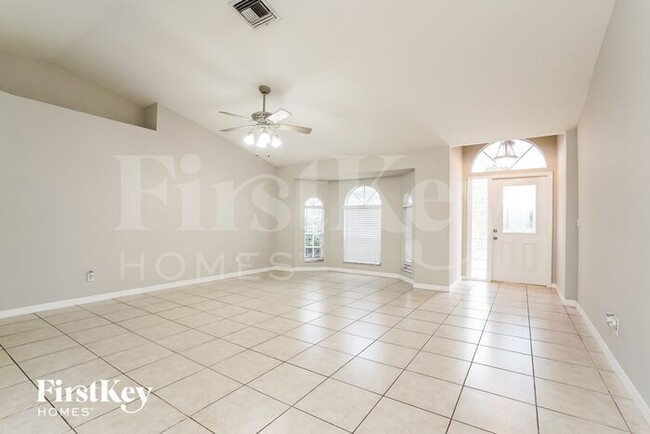 Foto del edificio - 18261 Maple Rd