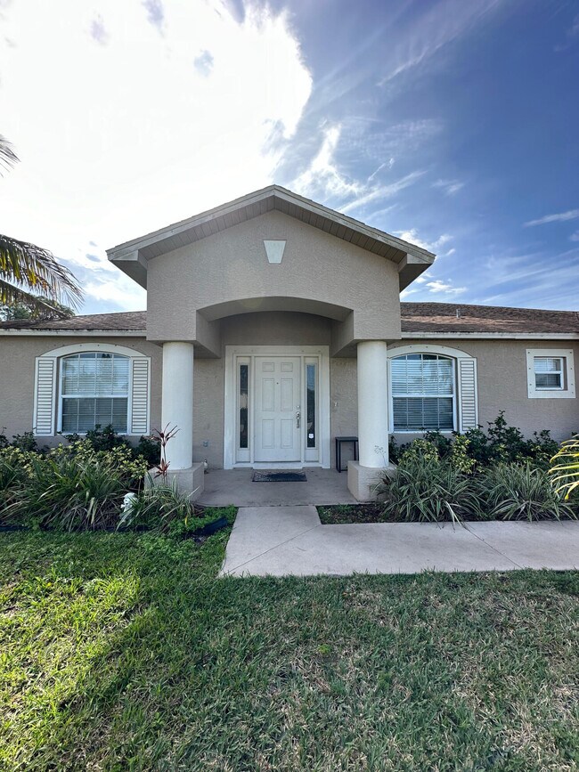 Foto del edificio - 1552 SW Apricot Rd