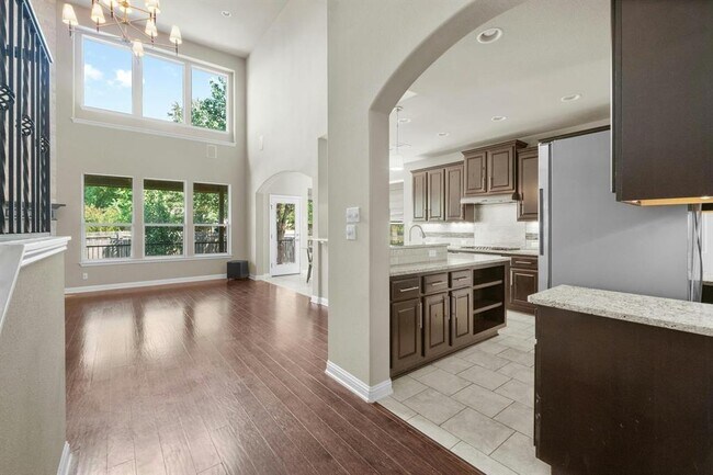 Building Photo - 515 Spanish Mustang Dr