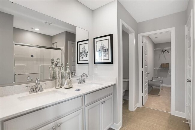 Building Photo - 7419 Hillway Dr