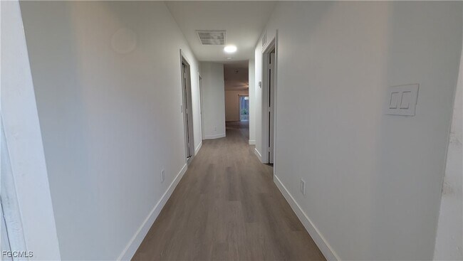 Building Photo - 5114 27th St SW