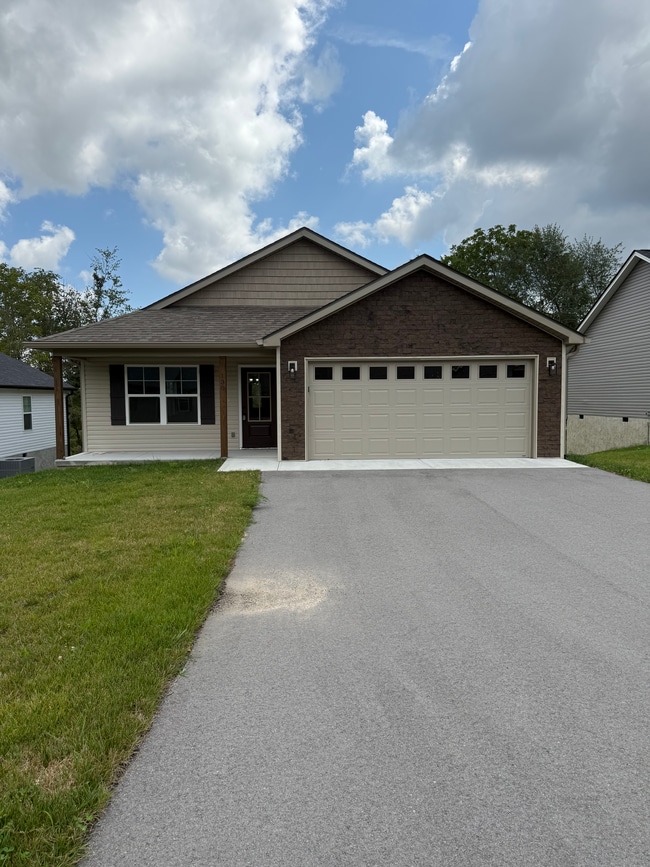 Building Photo - 138 Sky View Meadow Dr