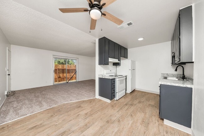 Photo - 3800 Lily St House