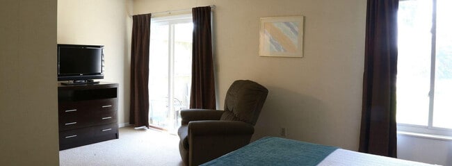Foto del edificio - 150 Lakeview Dr
