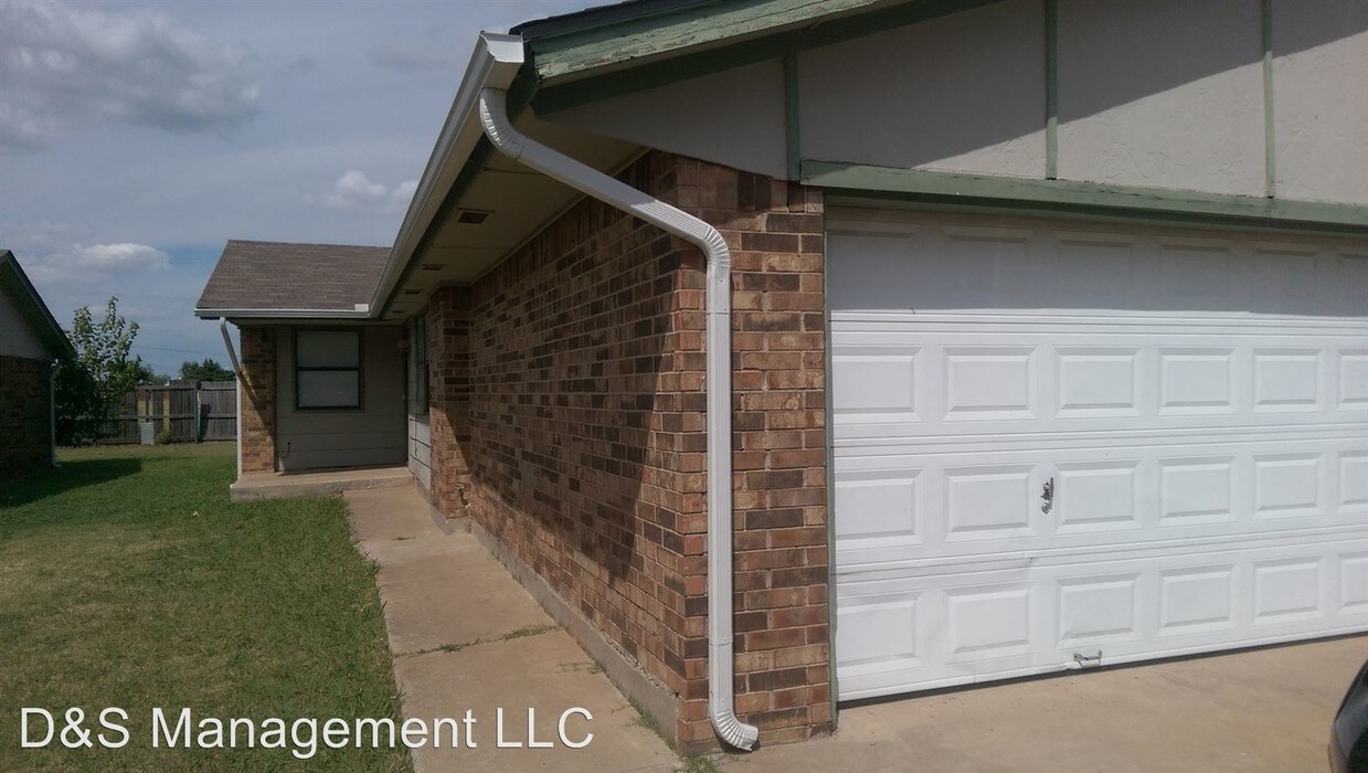 Primary Photo - 317 Springfield Dr