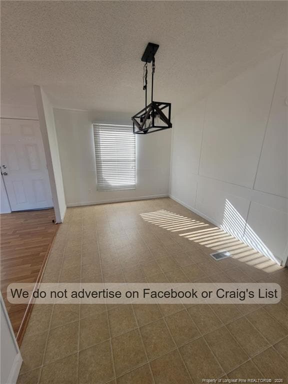 Building Photo - 910 Blue Rd