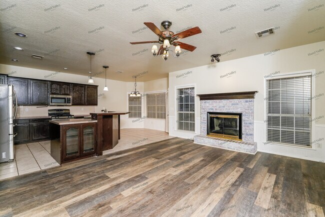 Foto del edificio - 2421 S Sweet Gum Ave