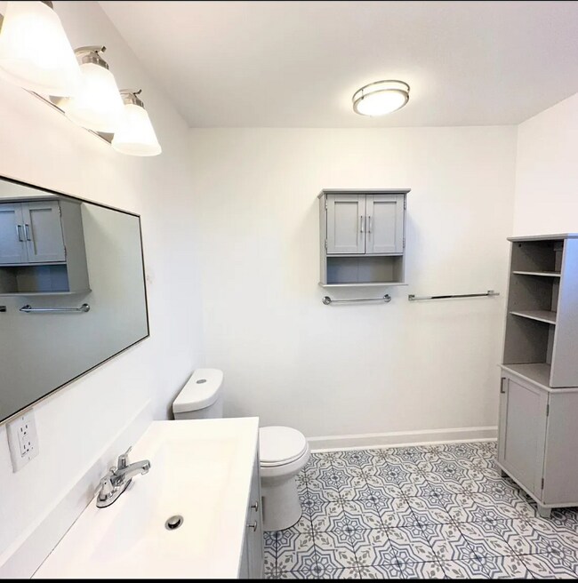 Building Photo - 2515 Erato St