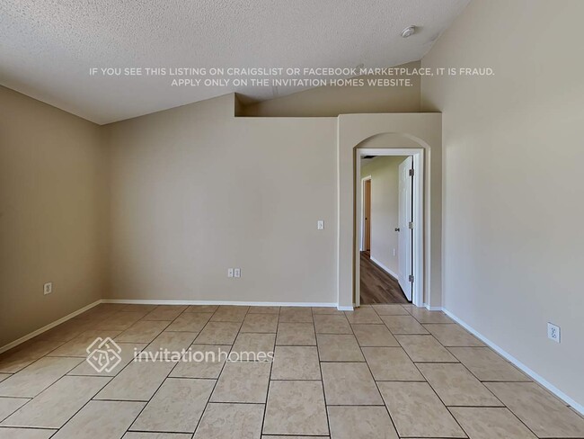 Building Photo - 5262 Miriam Dr