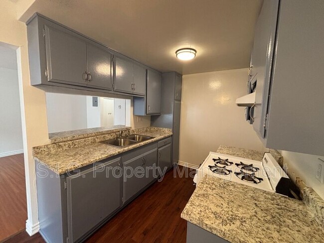 Foto del edificio - 2504 N Naomi St
