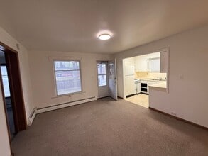 Building Photo - 31 E Ash St