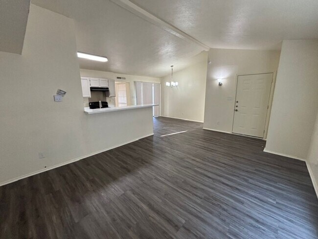 Foto del edificio - Newly renovated duplex!