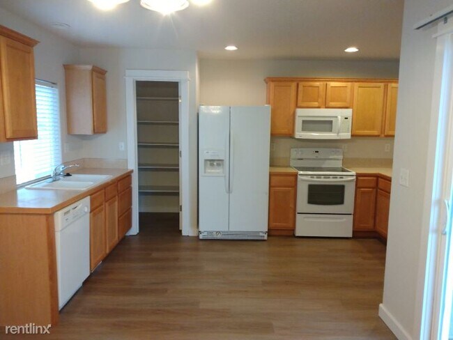 Foto del edificio - 3 br, 2 bath House - 18459 Avalon Pl