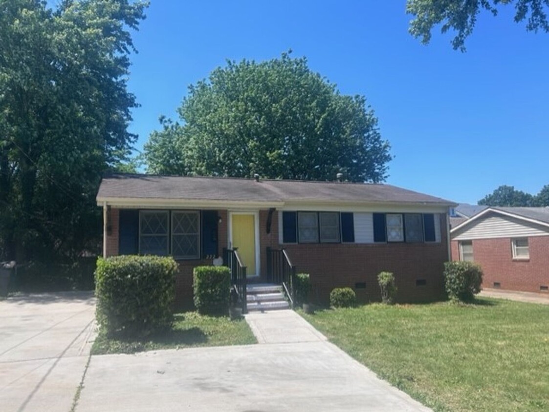 Primary Photo - $500 off move in Special - 3 bedroom home