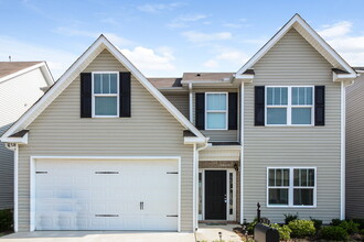 Building Photo - 41 Crescent Chase